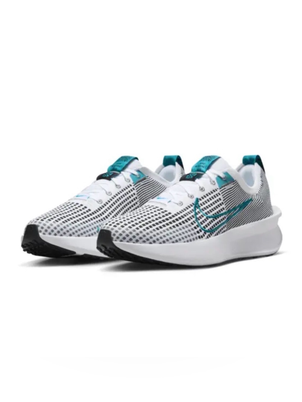 Nike Interact Run Sneakers Size 7 Men's / 8.5 Women's